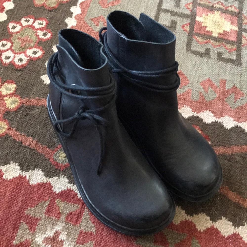 Dr Martens Shelby Chukka Hi Tie Boot US Size 7